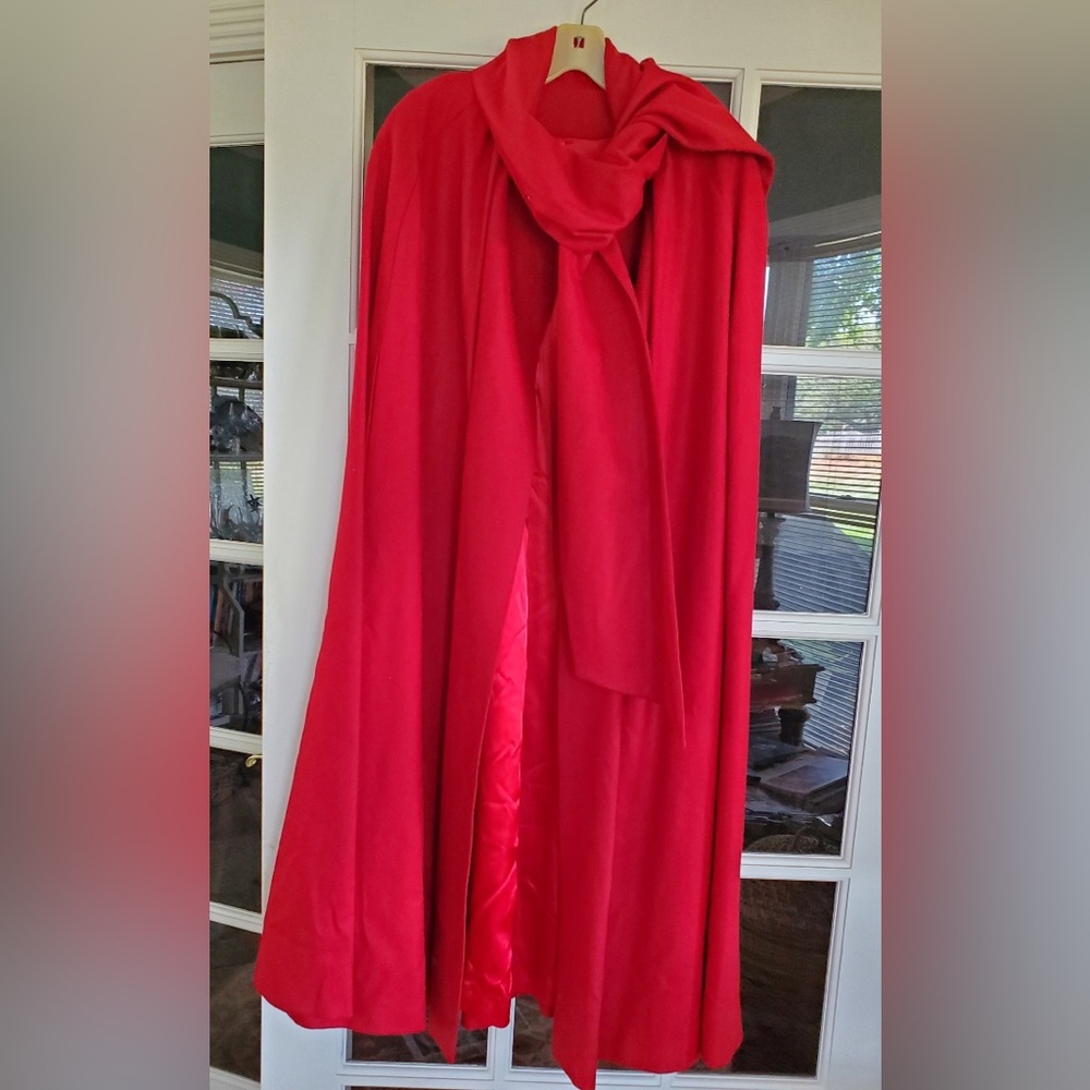 VINTAGE Red Merino wool full length satin lined cape One Size - Picture 9 of 10